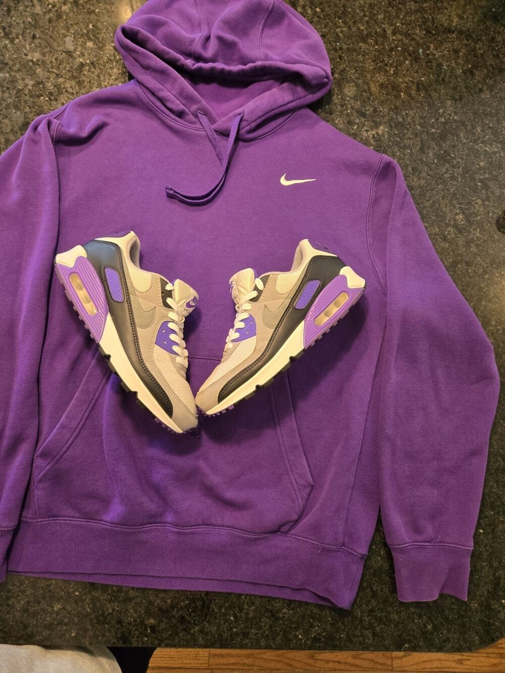 Nike Air Max 90 Womes 10 White Purple With Purple Nike Hoodie L